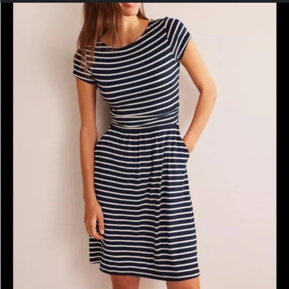 Boden Dresses & Skirts - Boden Nautical Stripe Stretch Jersey Dress Size 2R